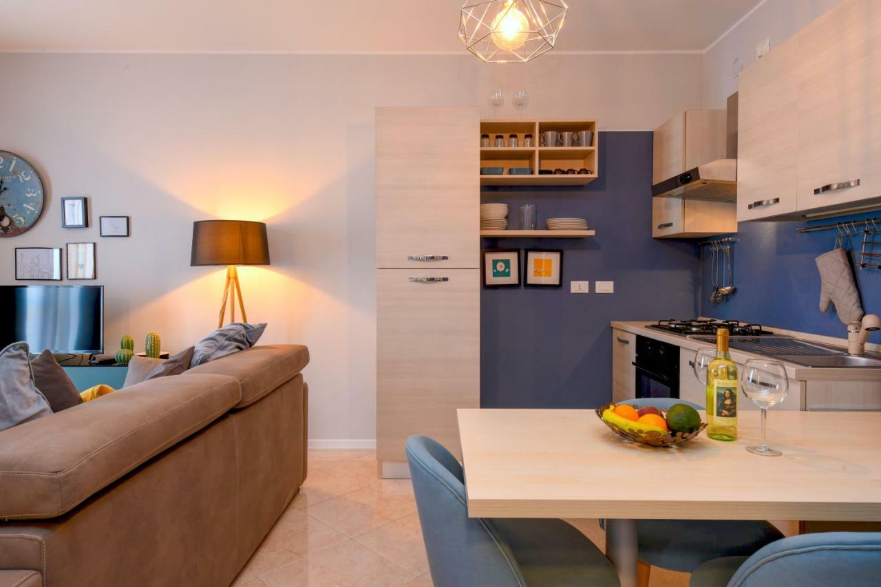 Desenzanoloft Le Chateau De Margot Ντεζεντσάνο ντελ Γκάρντα Εξωτερικό φωτογραφία